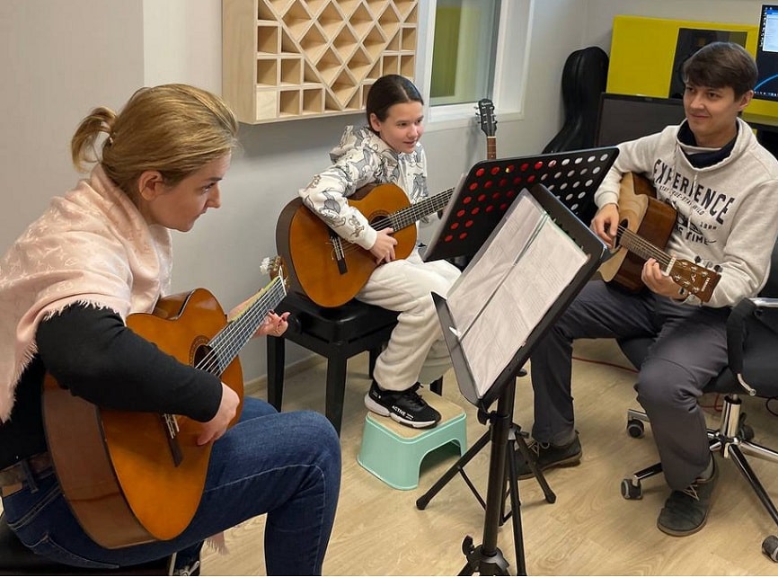 Обучение на гитаре